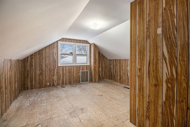 210 Oakhurst Avenue, Kalamazoo, MI 49001