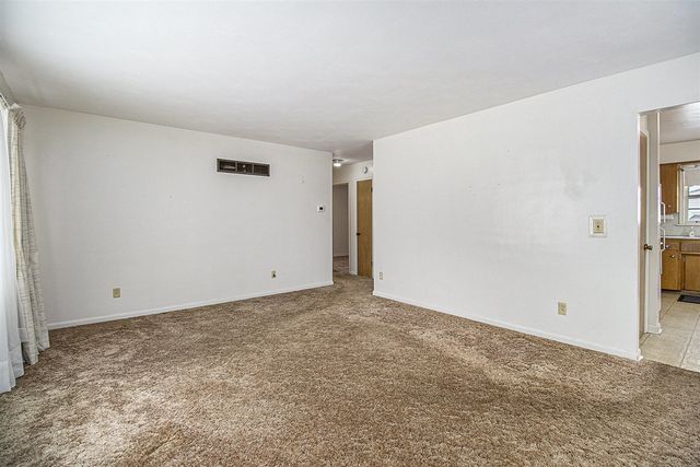 210 Oakhurst Avenue, Kalamazoo, MI 49001