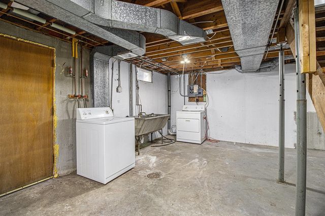 210 Oakhurst Avenue, Kalamazoo, MI 49001