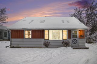 210 Oakhurst Avenue, Kalamazoo, MI 49001