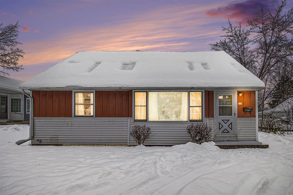 210 Oakhurst Avenue, Kalamazoo, MI 49001