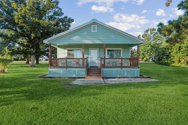 219 Lakeshore N, Onalaska, TX 77360