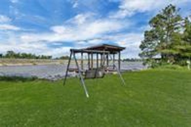 219 Lakeshore N, Onalaska, TX 77360