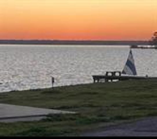 219 Lakeshore N, Onalaska, TX 77360