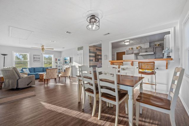 219 Lakeshore N, Onalaska, TX 77360