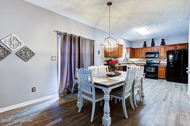 9708 Evanwood Ct, Louisville, KY 40228