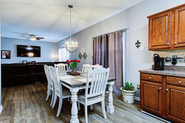 9708 Evanwood Ct, Louisville, KY 40228