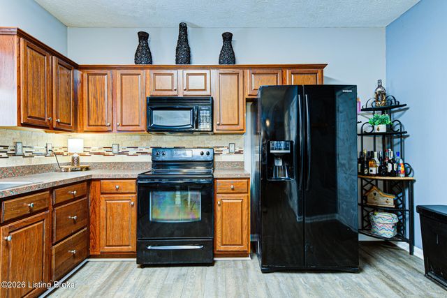 9708 Evanwood Ct, Louisville, KY 40228