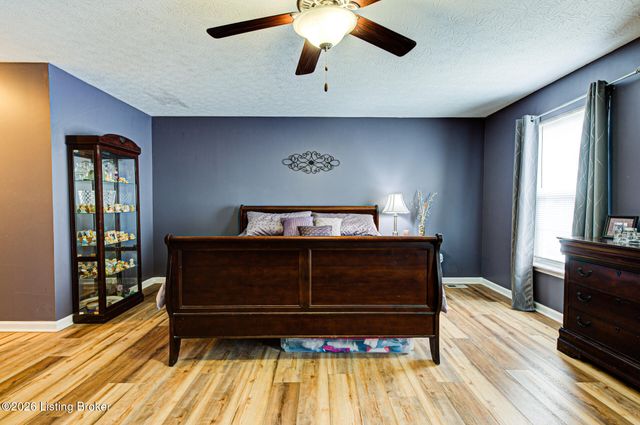 9708 Evanwood Ct, Louisville, KY 40228