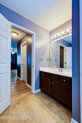 9708 Evanwood Ct, Louisville, KY 40228