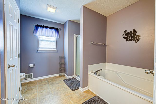 9708 Evanwood Ct, Louisville, KY 40228