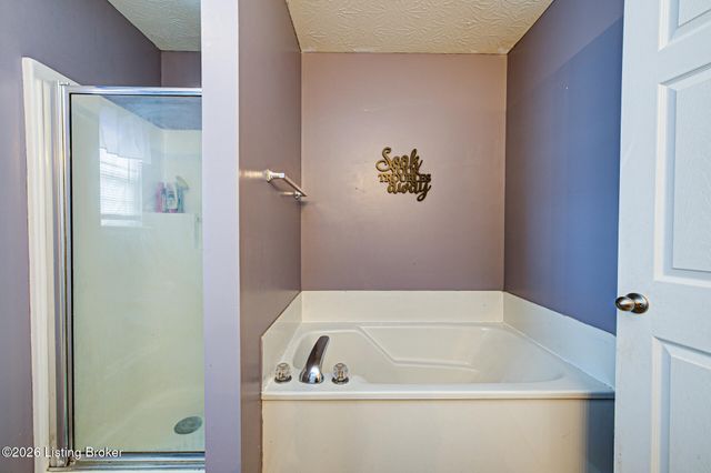 9708 Evanwood Ct, Louisville, KY 40228