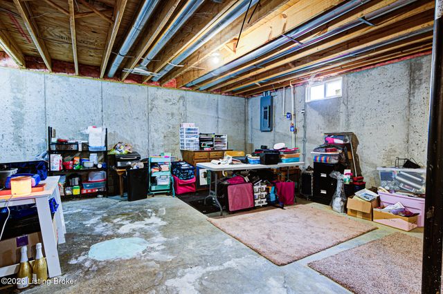 9708 Evanwood Ct, Louisville, KY 40228