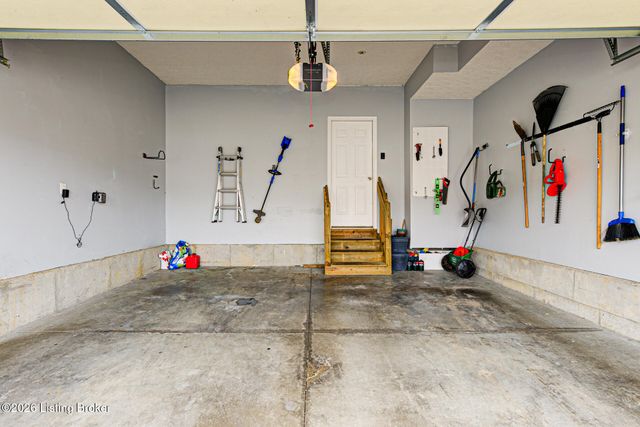 9708 Evanwood Ct, Louisville, KY 40228