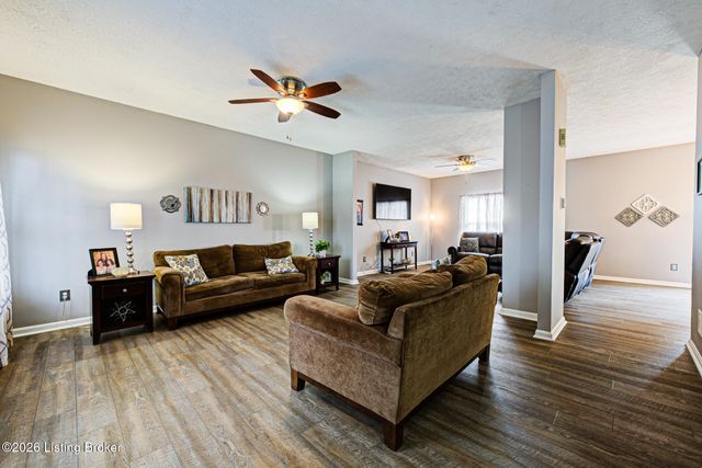 9708 Evanwood Ct, Louisville, KY 40228