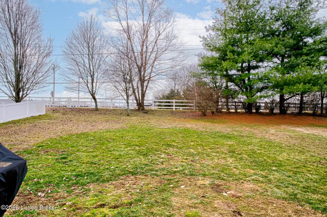 9708 Evanwood Ct, Louisville, KY 40228