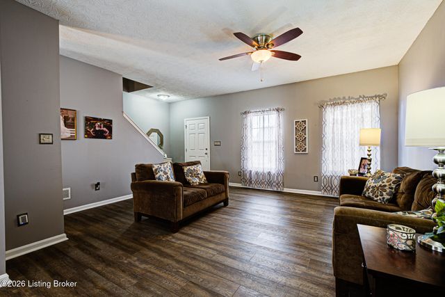 9708 Evanwood Ct, Louisville, KY 40228