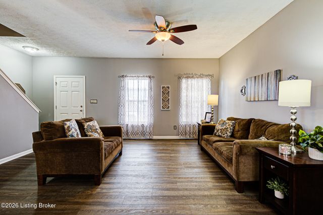 9708 Evanwood Ct, Louisville, KY 40228