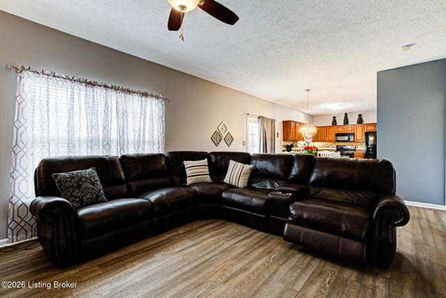 9708 Evanwood Ct, Louisville, KY 40228