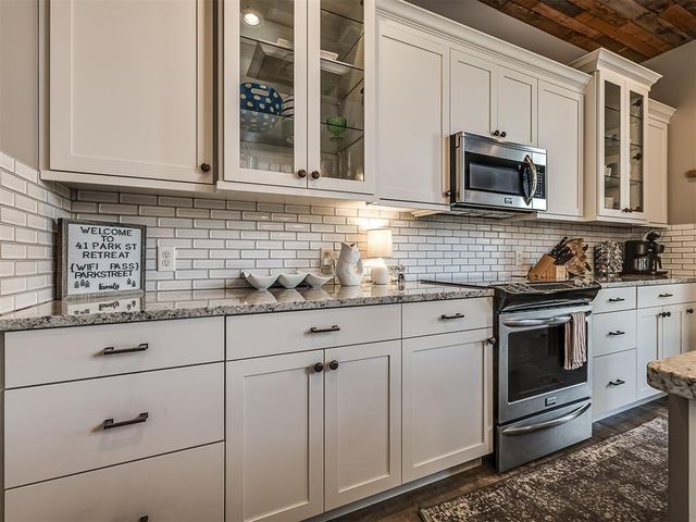 41 Park Street, Carlton Landing, OK 74432