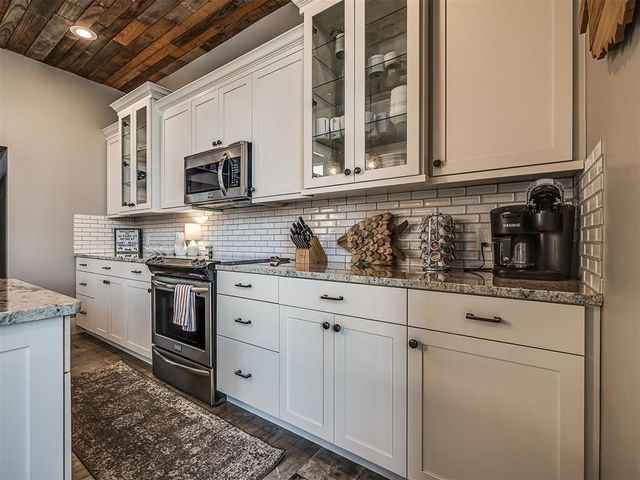 41 Park Street, Carlton Landing, OK 74432