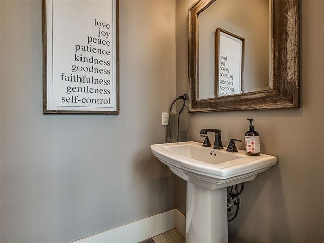 41 Park Street, Carlton Landing, OK 74432