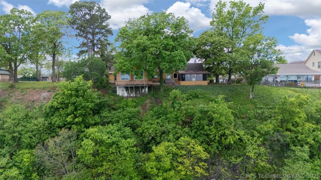 1020 Coleman, Vinita, OK 74301