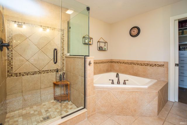 11912 Fairway Winds Court, Fort Wayne, IN 46814
