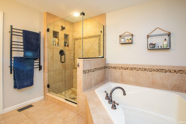 11912 Fairway Winds Court, Fort Wayne, IN 46814