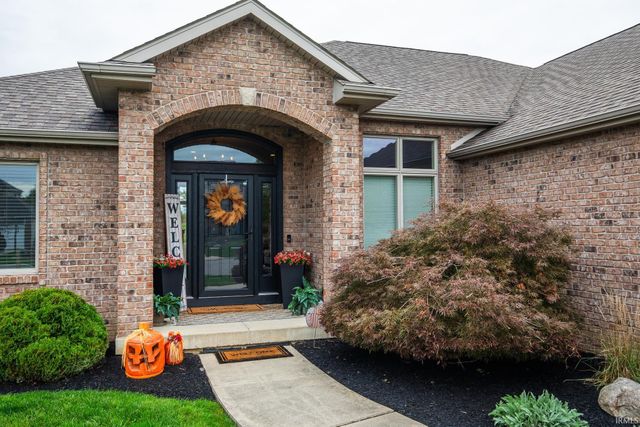 11912 Fairway Winds Court, Fort Wayne, IN 46814