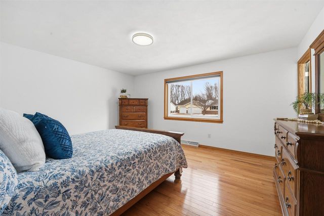 N9555 CHADBURY LANE, Appleton, WI 54915