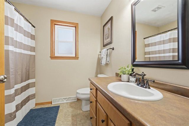 N9555 CHADBURY LANE, Appleton, WI 54915