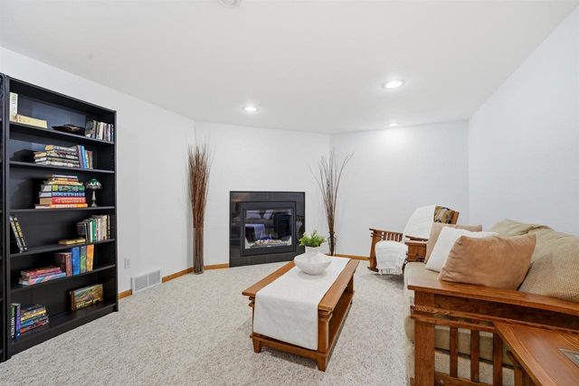 N9555 CHADBURY LANE, Appleton, WI 54915