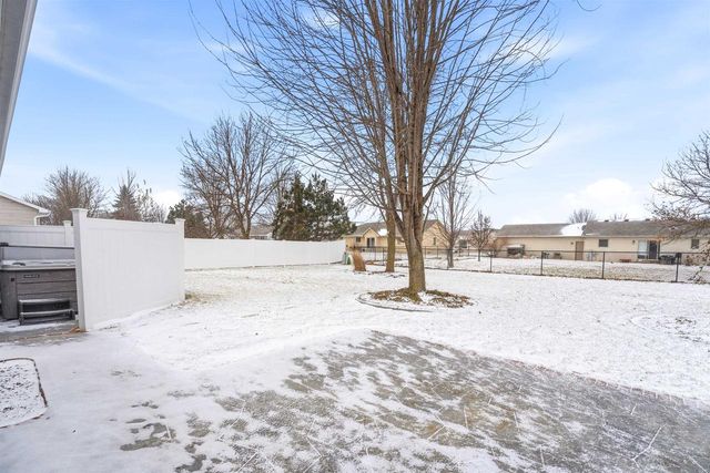 N9555 CHADBURY LANE, Appleton, WI 54915