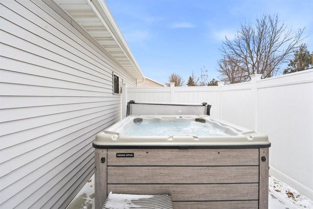 N9555 CHADBURY LANE, Appleton, WI 54915