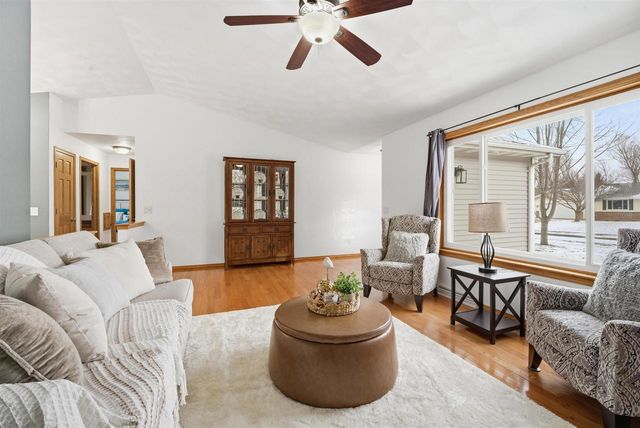 N9555 CHADBURY LANE, Appleton, WI 54915