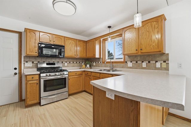 N9555 CHADBURY LANE, Appleton, WI 54915