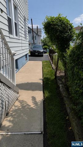 9 Guenther Place, Passaic, NJ 07055