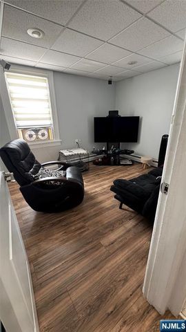 9 Guenther Place, Passaic, NJ 07055