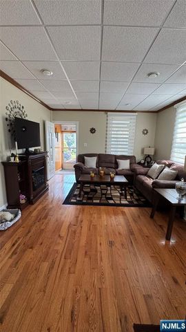 9 Guenther Place, Passaic, NJ 07055