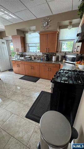 9 Guenther Place, Passaic, NJ 07055