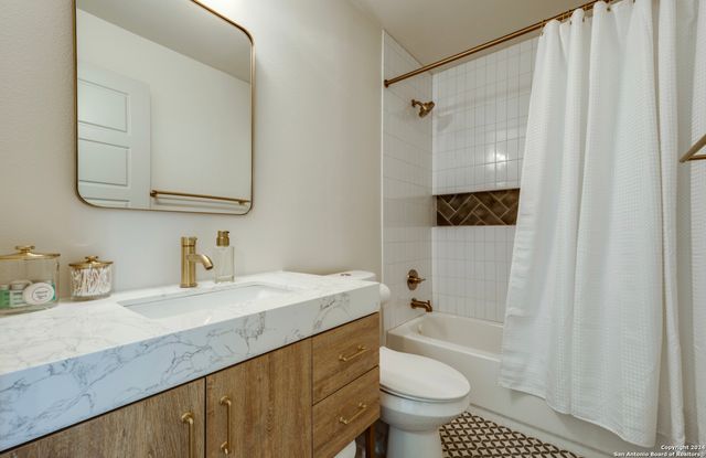 321 Saint Francis Ave, San Antonio, TX 78204