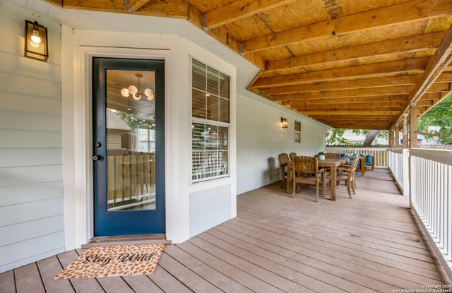 321 Saint Francis Ave, San Antonio, TX 78204