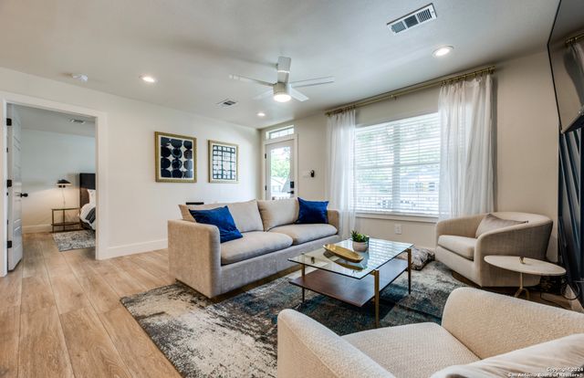 321 Saint Francis Ave, San Antonio, TX 78204