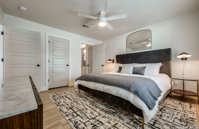 321 Saint Francis Ave, San Antonio, TX 78204