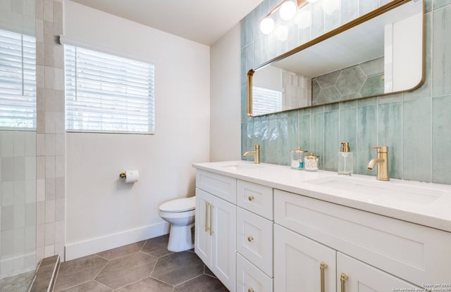 321 Saint Francis Ave, San Antonio, TX 78204