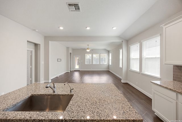 5935 Akin Run, San Antonio, TX 78261