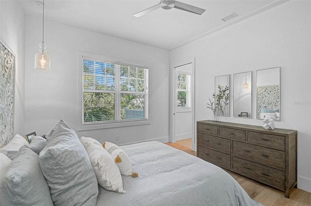 5058 WINDWARD AVENUE, Sarasota, FL 34242