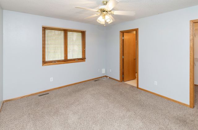 313 NE 17th Street, Ankeny, IA 50021