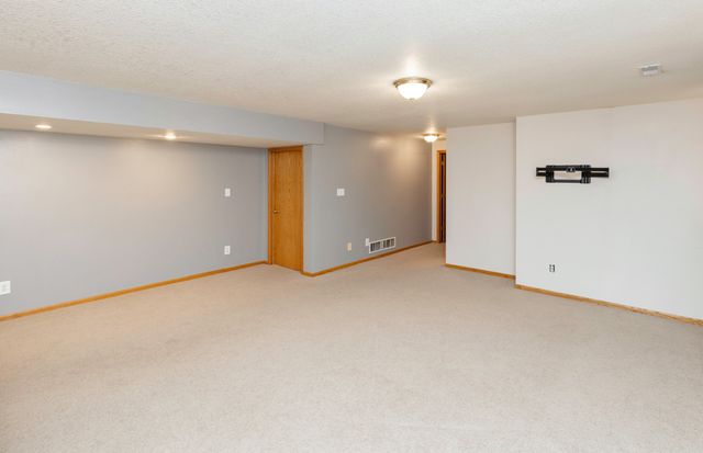 313 NE 17th Street, Ankeny, IA 50021